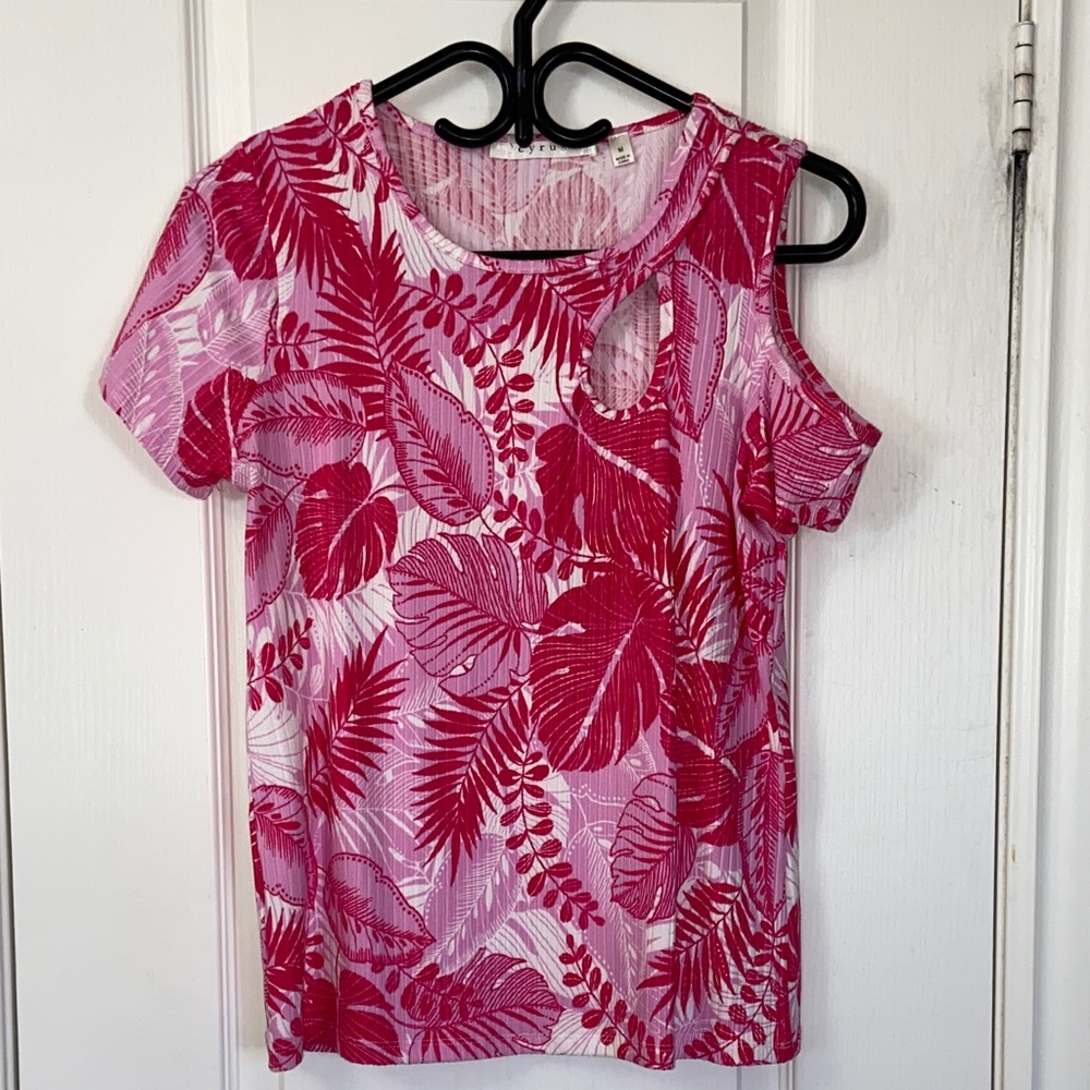 Cyrus Pink and White Leaf Print Short Sleeve Top